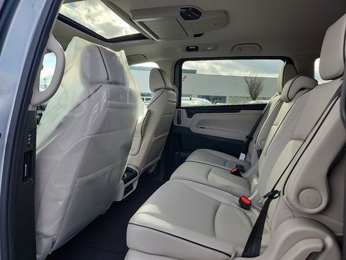 New 2026 Honda Odyssey Touring image 10