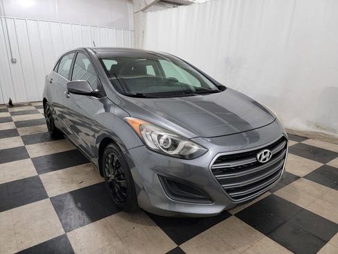 Used 2016 Hyundai Elantra GT image 3