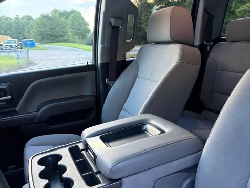 Used 2019 Chevrolet Silverado 1500 Custom w/ Custom Convenience Package AWD/4WD image 12