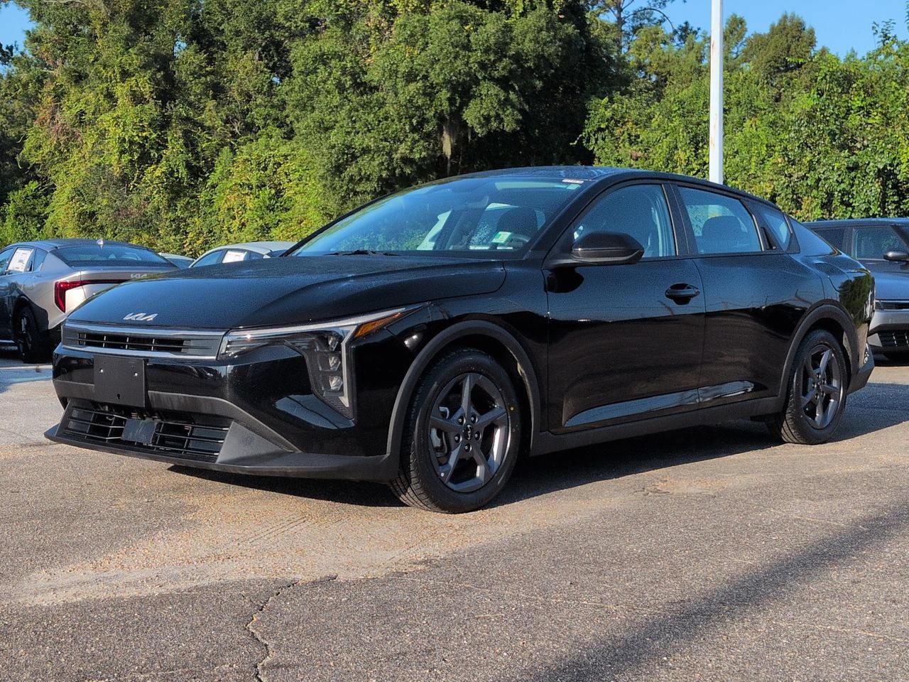 Used 2025 Kia K4 FWD image 2