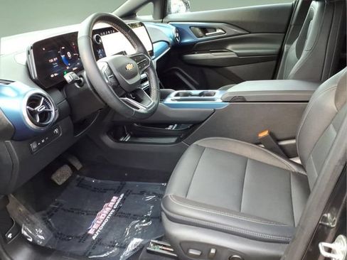 Used 2024 Chevrolet Equinox EV LT FWD image 11