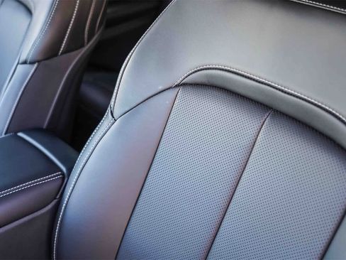 New 2025 Jeep Grand Cherokee L Limited w/ Luxury Tech Group II image 27