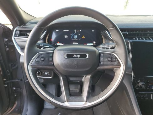 Used 2024 Jeep Grand Cherokee Limited RWD image 20