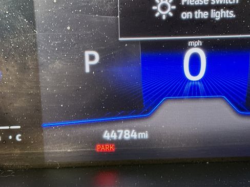 Used 2022 Volkswagen Tiguan SE image 19