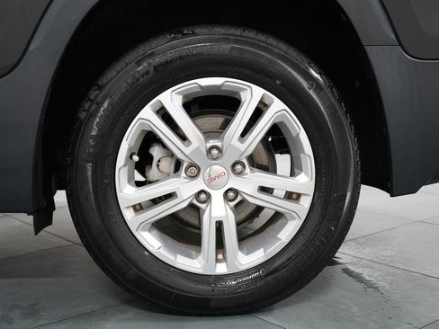Used 2020 GMC Terrain SLE FWD image 35