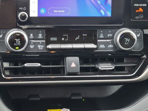 Used 2023 Toyota Highlander XLE image 26