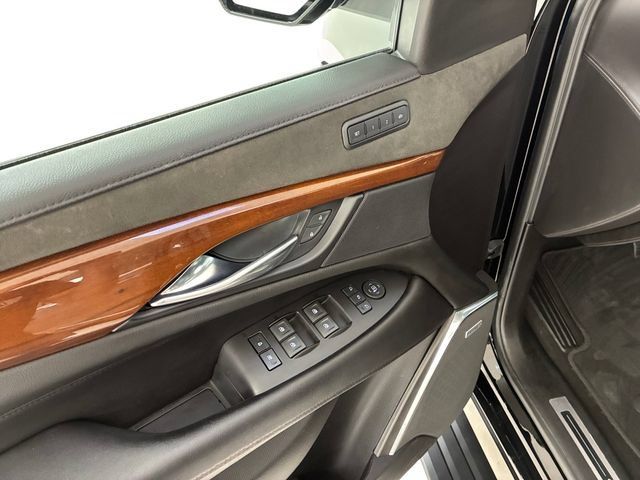 Certified 2019 Cadillac Escalade Premium Luxury AWD/4WD image 13