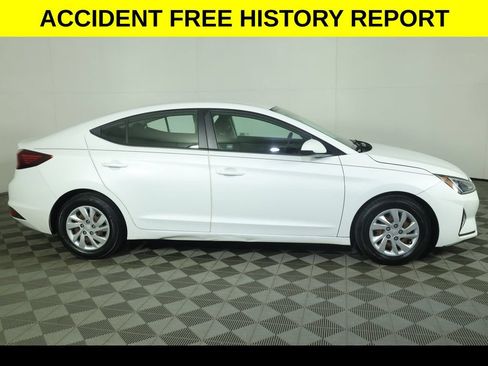 Used 2020 Hyundai Elantra SE w/ Cargo Package (C1) FWD image 2