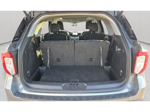 Used 2023 Ford Explorer XLT w/ Equipment Group 202A image 17