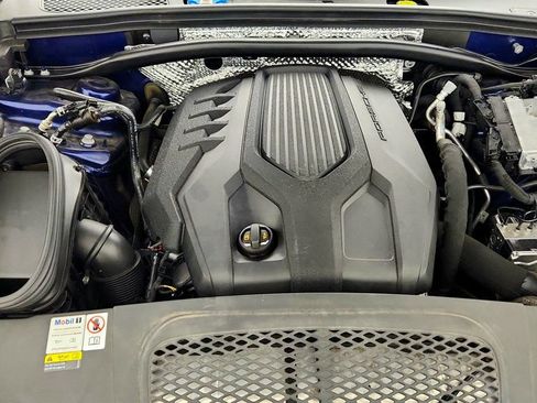 Used 2023 Porsche Macan Turbo AWD/4WD image 26