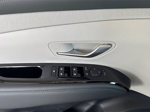 New 2025 Hyundai Tucson Limited image 11