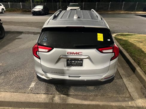 Used 2022 GMC Terrain SLT image 9