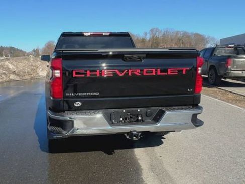 Used 2024 Chevrolet Silverado 1500 LT AWD/4WD image 7
