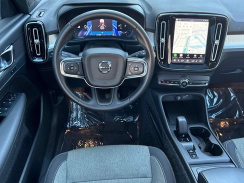 Certified 2025 Volvo XC40 B5 Core AWD/4WD image 15