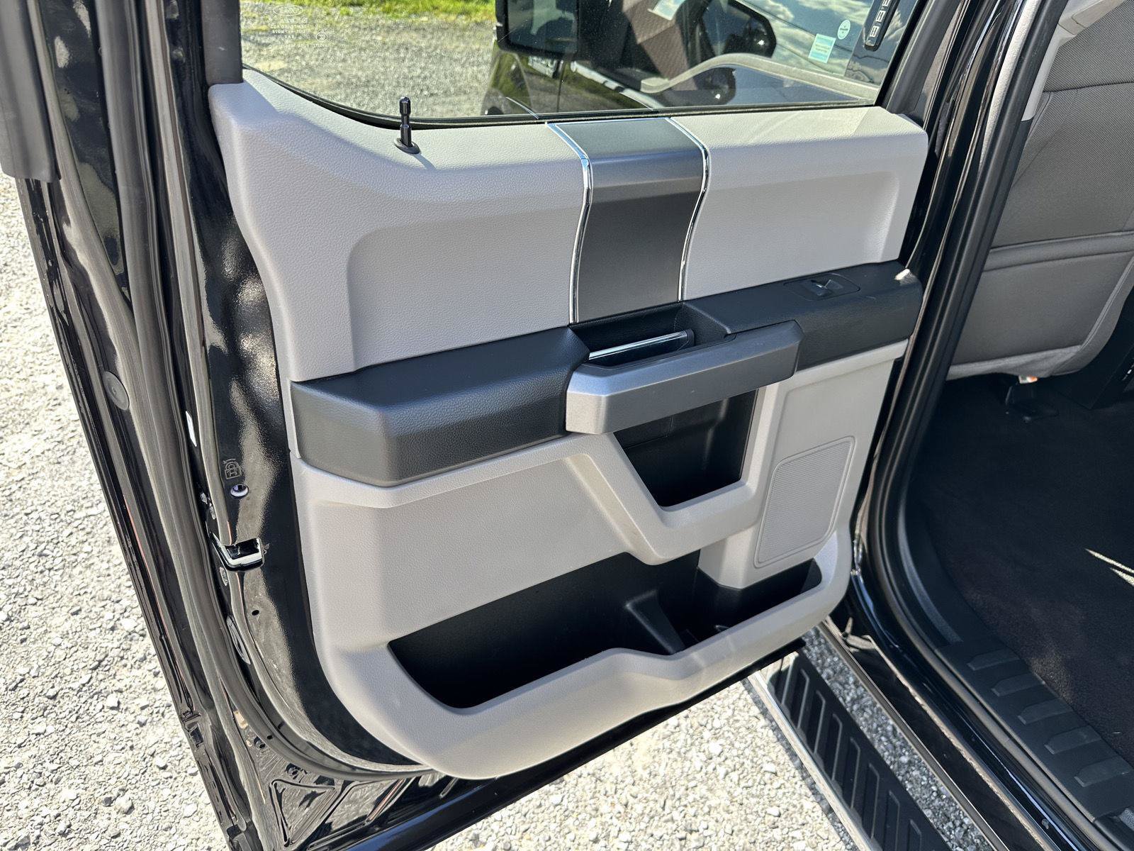 Used 2019 Ford F150 XLT w/ Equipment Group 302A Luxury AWD/4WD image 27