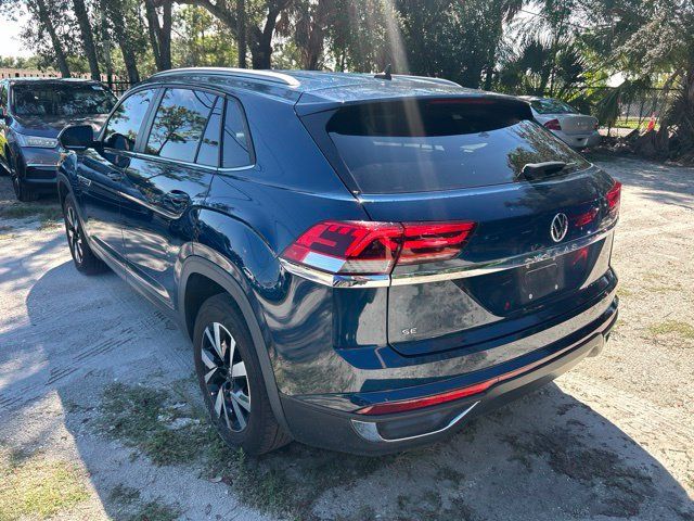 Used 2021 Volkswagen Atlas Cross Sport SE FWD image 3