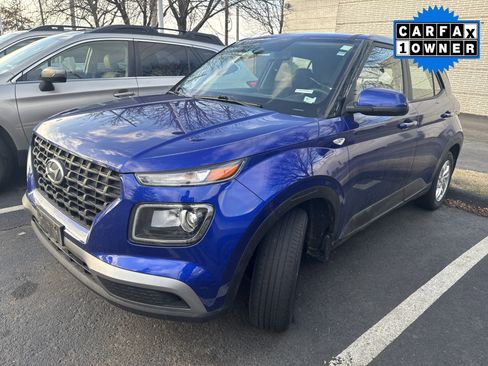 Used 2022 Hyundai Venue SE image 2