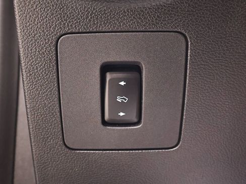 Used 2016 Ford F150 Platinum w/ Equipment Group 701A Luxury AWD/4WD image 29