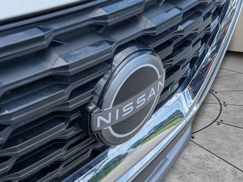 Used 2023 Nissan Rogue SL w/ SL Premium Package FWD image 10