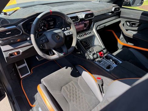Used 2024 Lamborghini Urus Performante image 4
