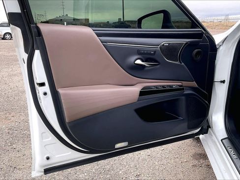 Used 2022 Lexus ES 350 w/ Accessory Package image 21