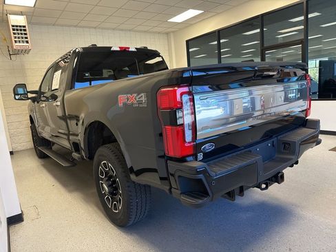 Used 2024 Ford F250 Platinum AWD/4WD image 3