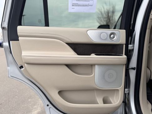 Used 2018 Lincoln Navigator Reserve w/ Technology Package image 42