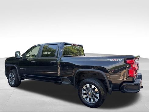 Used 2023 Chevrolet Silverado 2500 Custom w/ Custom Value Package image 15