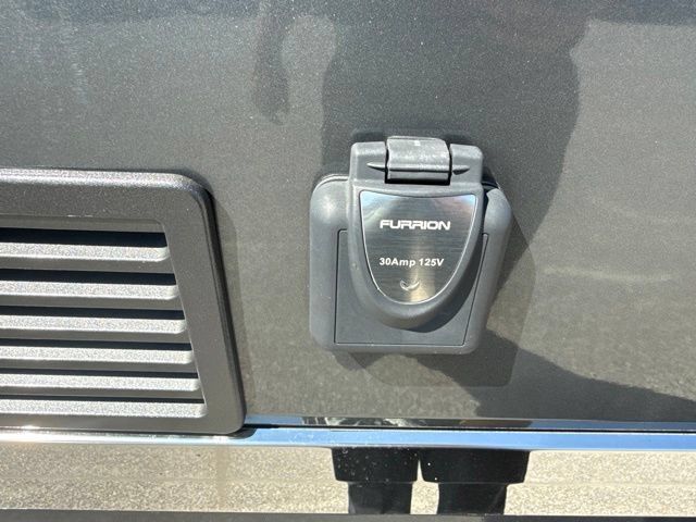 Used 2016 Mercedes-Benz Sprinter 3500 image 32
