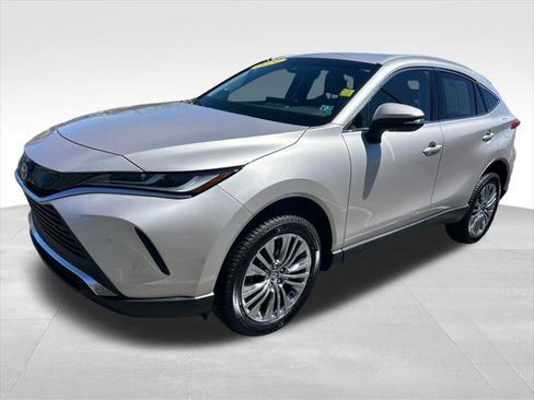Certified 2024 Toyota Venza XLE AWD/4WD image 1