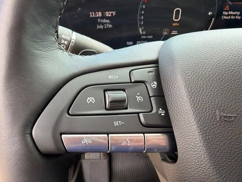 Used 2024 Cadillac XT4 Luxury w/ Cold Weather Package FWD image 28