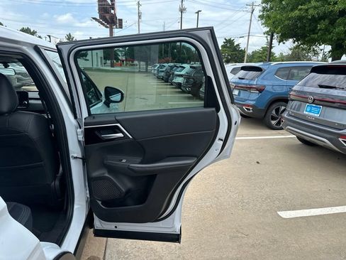 Used 2023 Mitsubishi Outlander SE FWD image 18