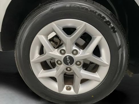 Used 2024 Kia Soul LX w/ Option Group 015 FWD image 27