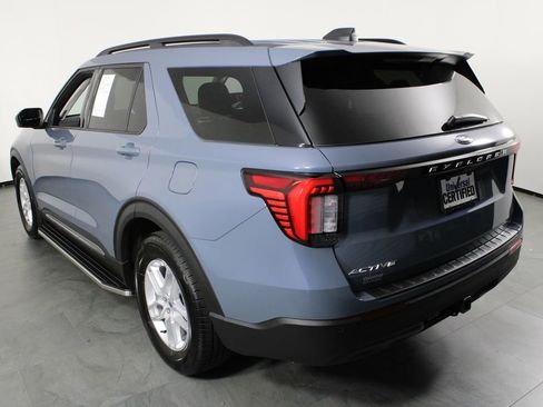 Used 2025 Ford Explorer Active image 3