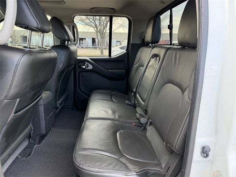 Used 2020 Nissan Frontier PRO-4X w/ Pro-4x Utility Package image 36