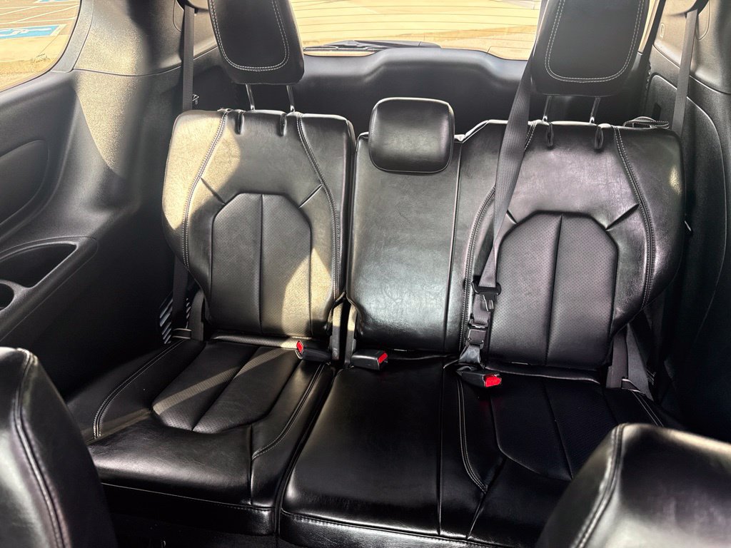 Used 2025 Chrysler Pacifica Select FWD image 29