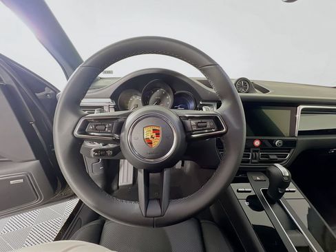 Certified 2026 Porsche Macan AWD/4WD image 12