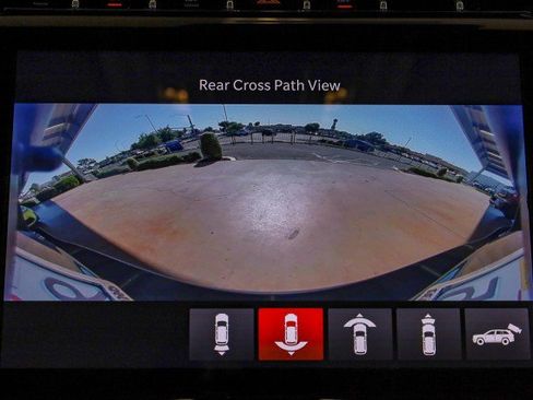 Used 2022 Jeep Grand Cherokee L Limited w/ Luxury Tech Group II image 18