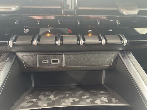 Used 2025 GMC Canyon Elevation w/ Convenience Package image 21