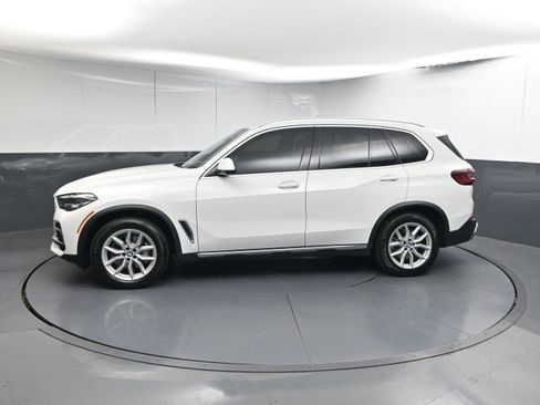 Used 2022 BMW X5 xDrive40i image 3