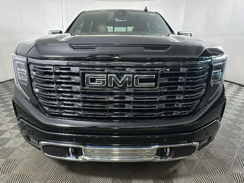 Used 2025 GMC Sierra 1500 Denali Ultimate AWD/4WD image 9