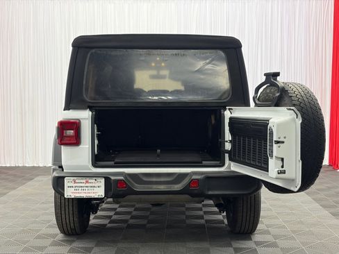 Used 2021 Jeep Wrangler Unlimited Sport AWD/4WD image 37