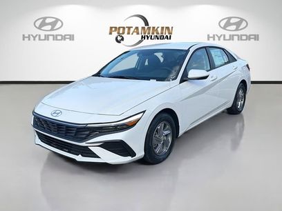 New 2026 Hyundai Elantra SE