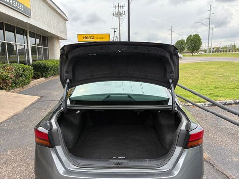 Used 2025 Nissan Altima 2.5 SV image 31