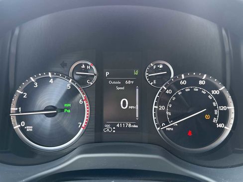 Used 2023 Lexus GX 460 Luxury w/ Accessory Package image 30