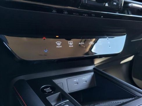 New 2025 Nissan Kicks SR w/ Illumination Package image 12