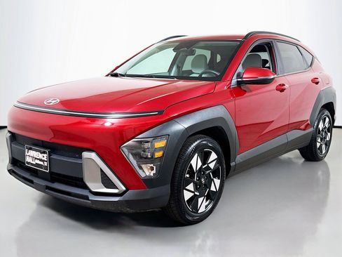 Used 2025 Hyundai Kona SEL FWD image 1