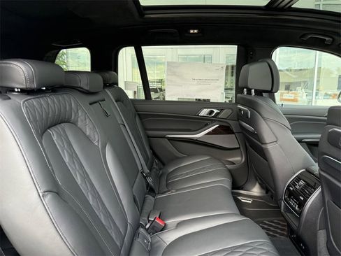 New 2026 BMW X7 M60i image 5