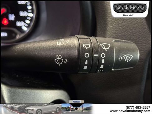 Used 2023 Jeep Renegade Latitude AWD/4WD image 23