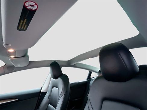 Used 2023 Tesla Model 3 Standard Range image 21